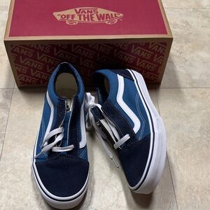 Vans NEW Size 7 kids mens Navy and White Classic Sneakers Old Skool